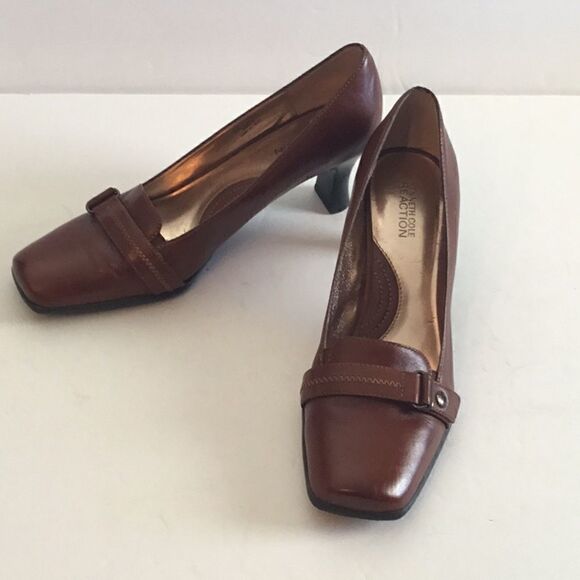 Kenneth Cole Reaction Shoes - KENNETH COLE career shoe in brown with 2 1/2” heel